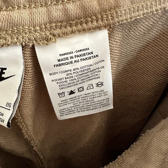 Nike Sportswear Puff Print Graphic French Terry Shorts NWT Size XXL Men's Tan - Picture 11 of 16